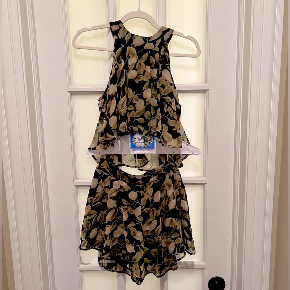 Miss Avenue Black & Yellow Lemon Short Set - M